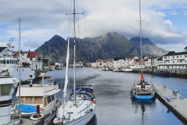 Henningsvær - Norway Henningsvær - Norway